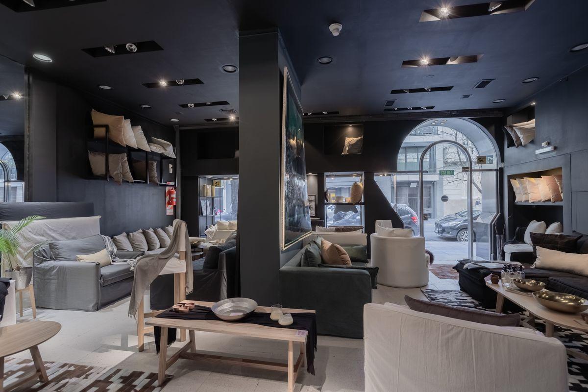 Foto de Local comercial en Av. Quintana 288 — Recoleta, imagen 3
