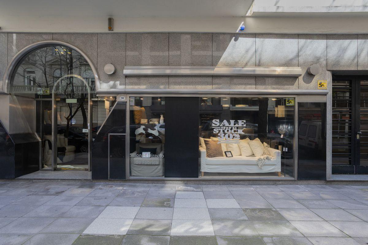 Foto de Local comercial en Av. Quintana 288 — Recoleta, imagen 3