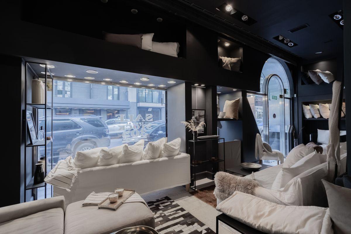 Foto de Local comercial en Av. Quintana 288 — Recoleta, imagen 1