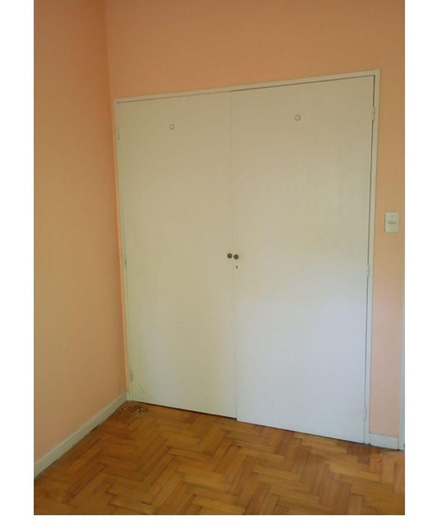 Foto de 4 ambientes, 3 dormitorios + living comedor. Cochera fija cubierta, imagen 2