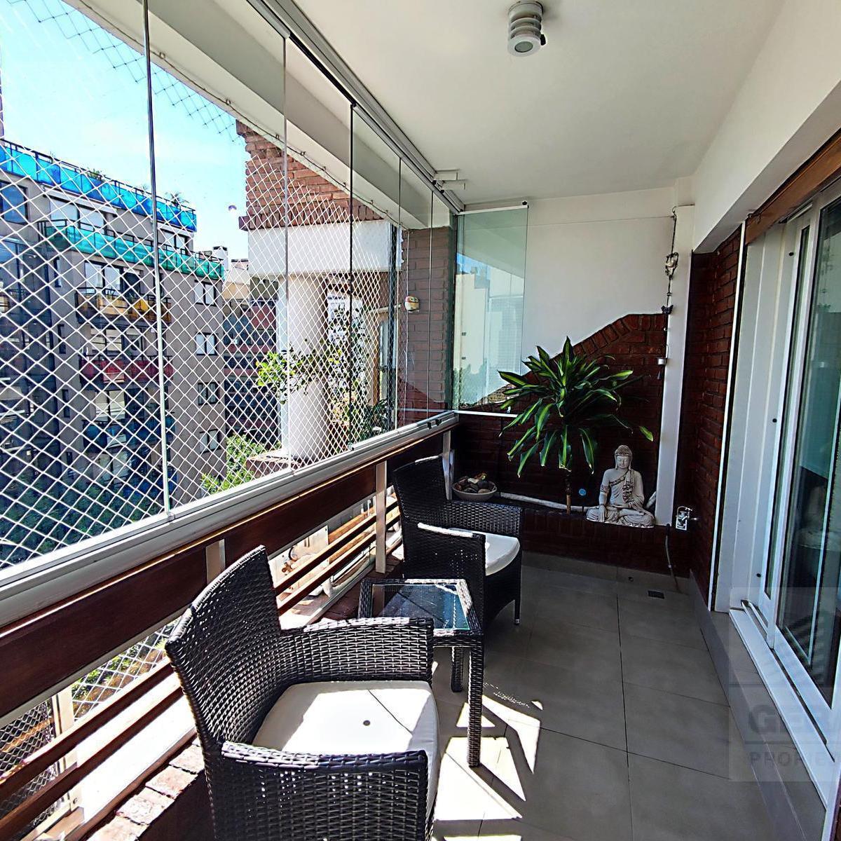 Excelente Piso de 5 Ambientes con 2 Cocheras en Caballito 3