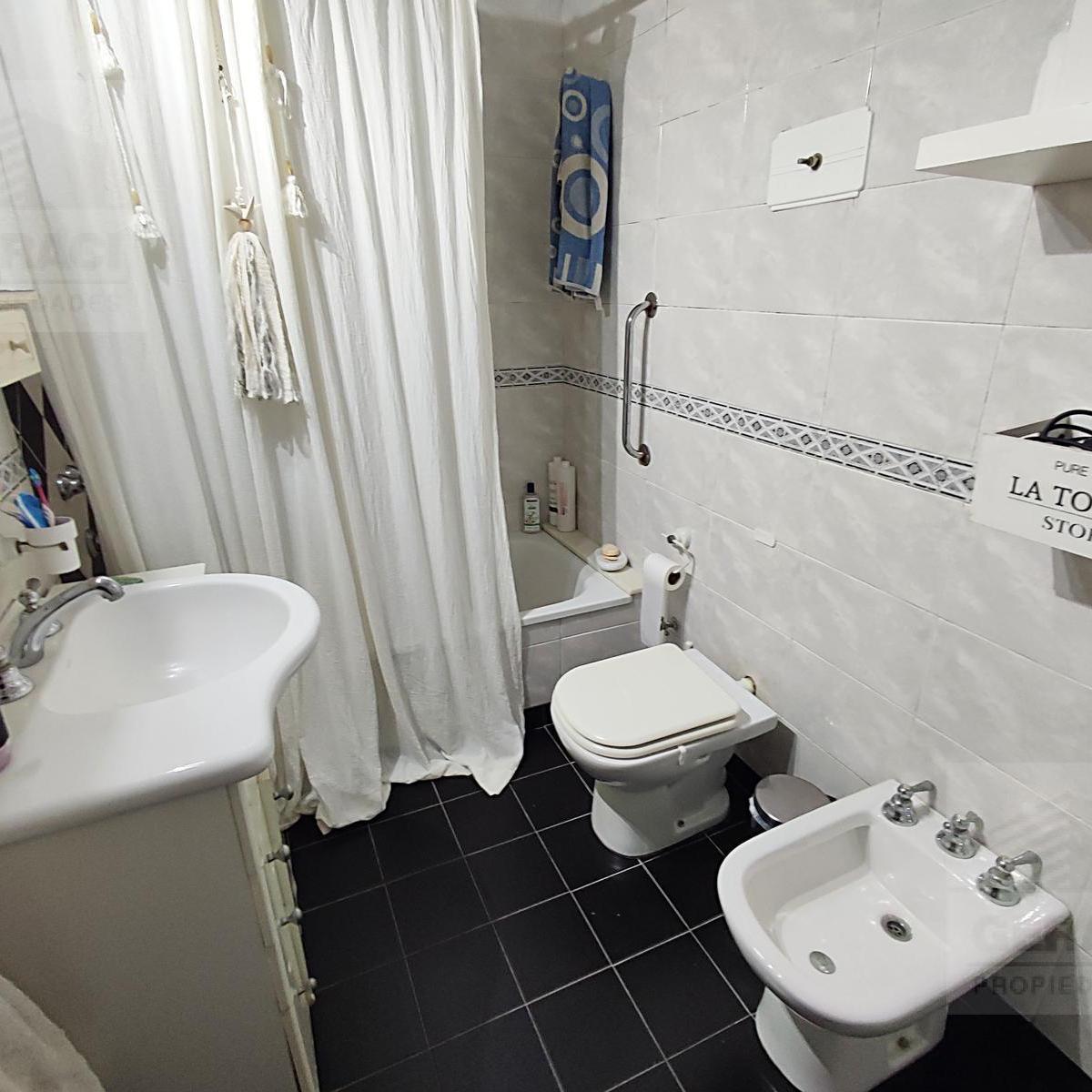 Excelente Casa/ph (Tipo Duplex) en Parque Chacabuco 4