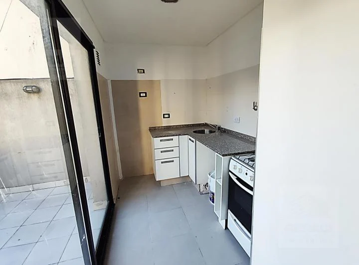 3 ambientes con 2 balcones aterrazados en Caballito 5