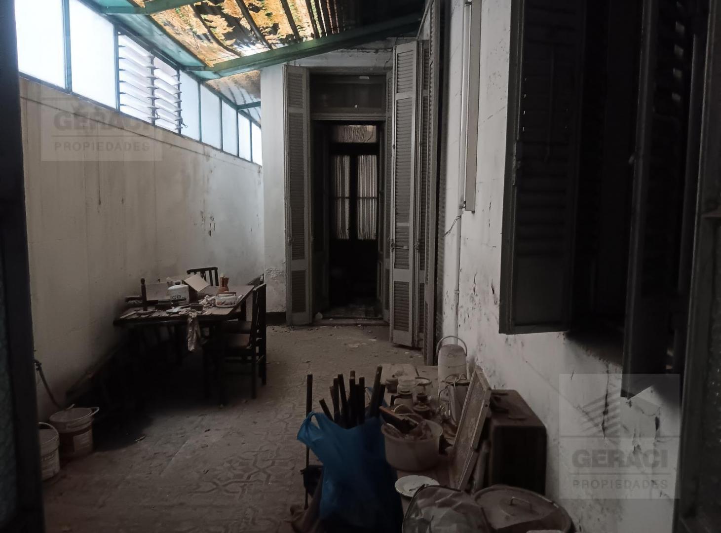 PH al frente con entrada independiente a reciclar en Colegiales