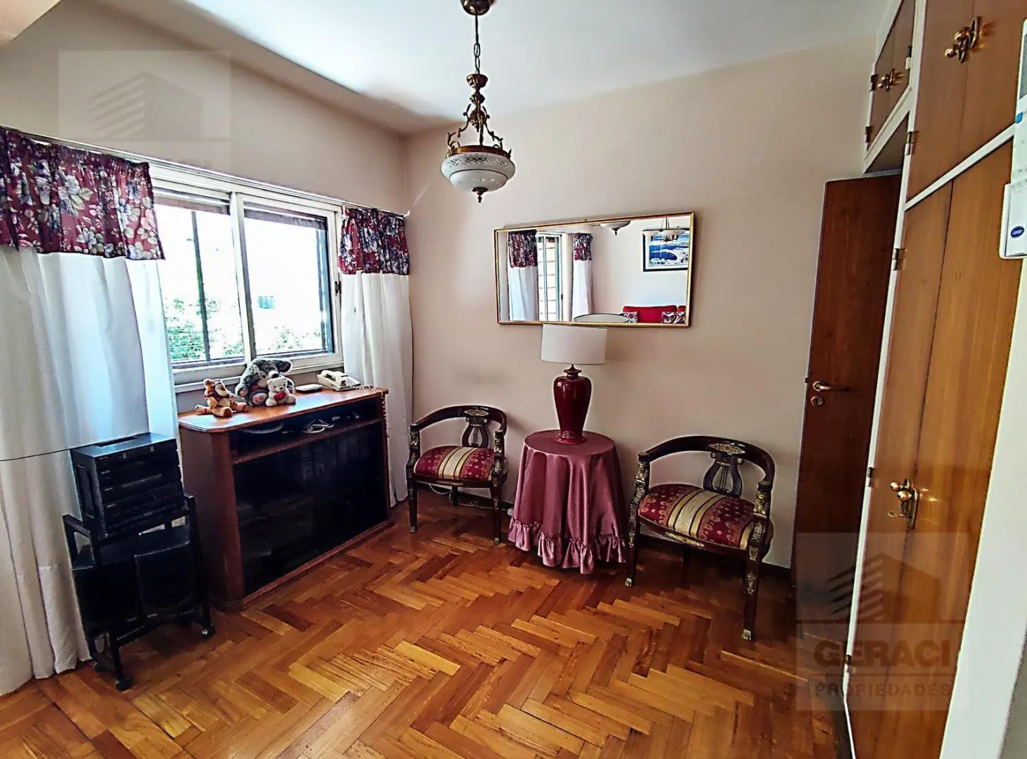 Departamento 4 amb con dependencia - Cochera cubierta fija - Baulera - en Caballito 5