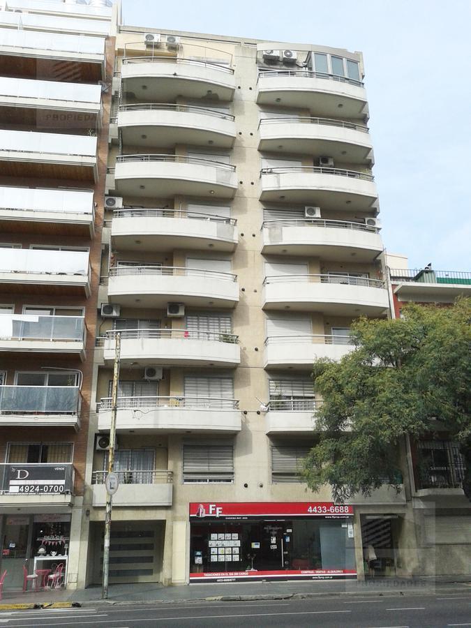 Luminoso departamento 2 ambientes al cfte con balcon - Caballito