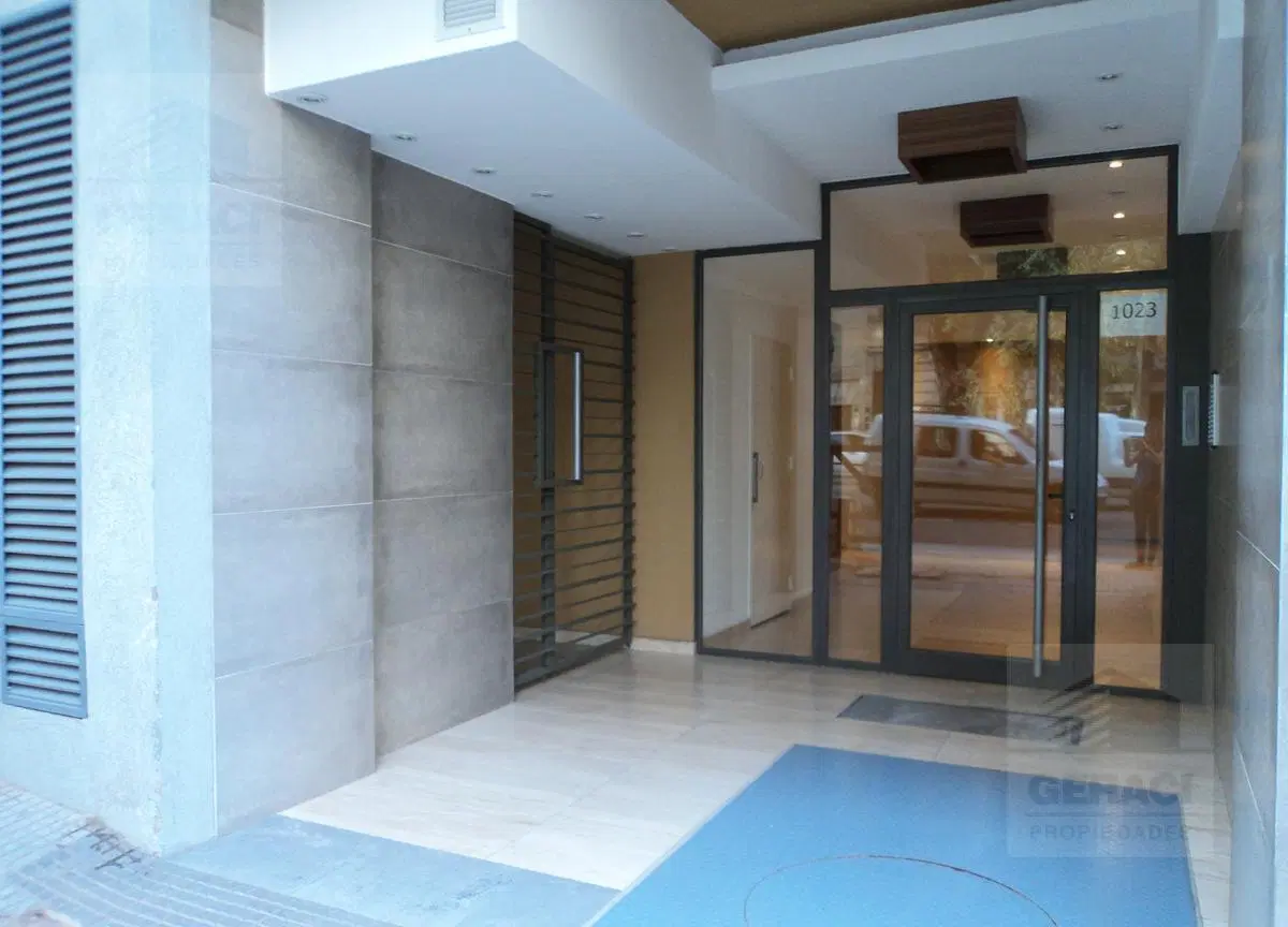 Excelente monoambiente con balcón - Caballito 1