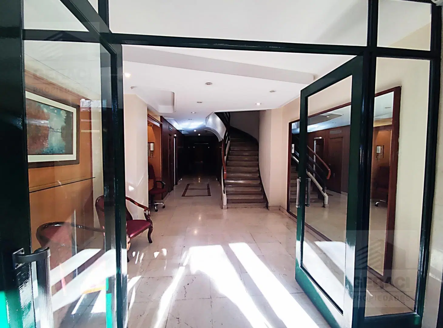 Departamento 3 ambientes en zona comercial Av Rivadavia y Acoyte en Caballito 1