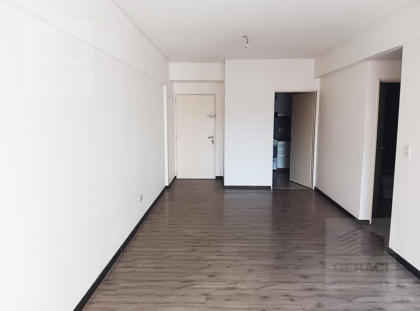 Foto de Excelente semipiso de 4 amb. con cochera descubierta, imagen 2