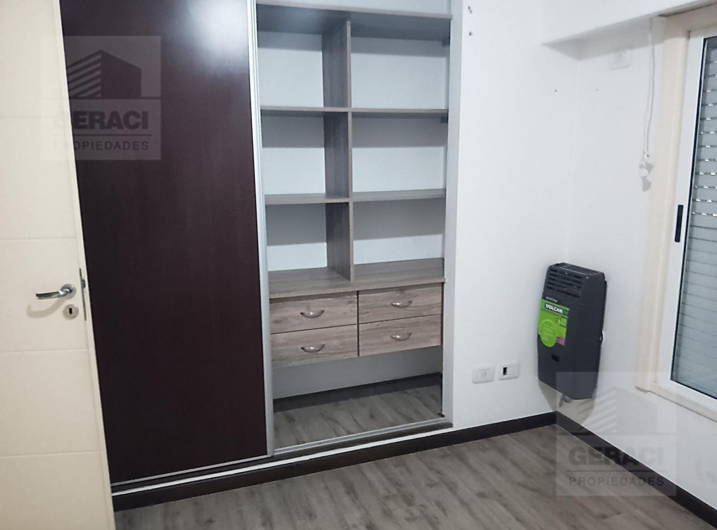 Foto de Excelente semipiso de 4 amb. con cochera descubierta, imagen 3