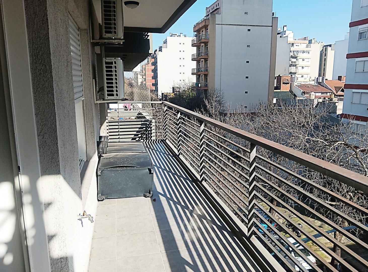 Foto de Excelente semipiso de 4 amb. con cochera descubierta, imagen 5