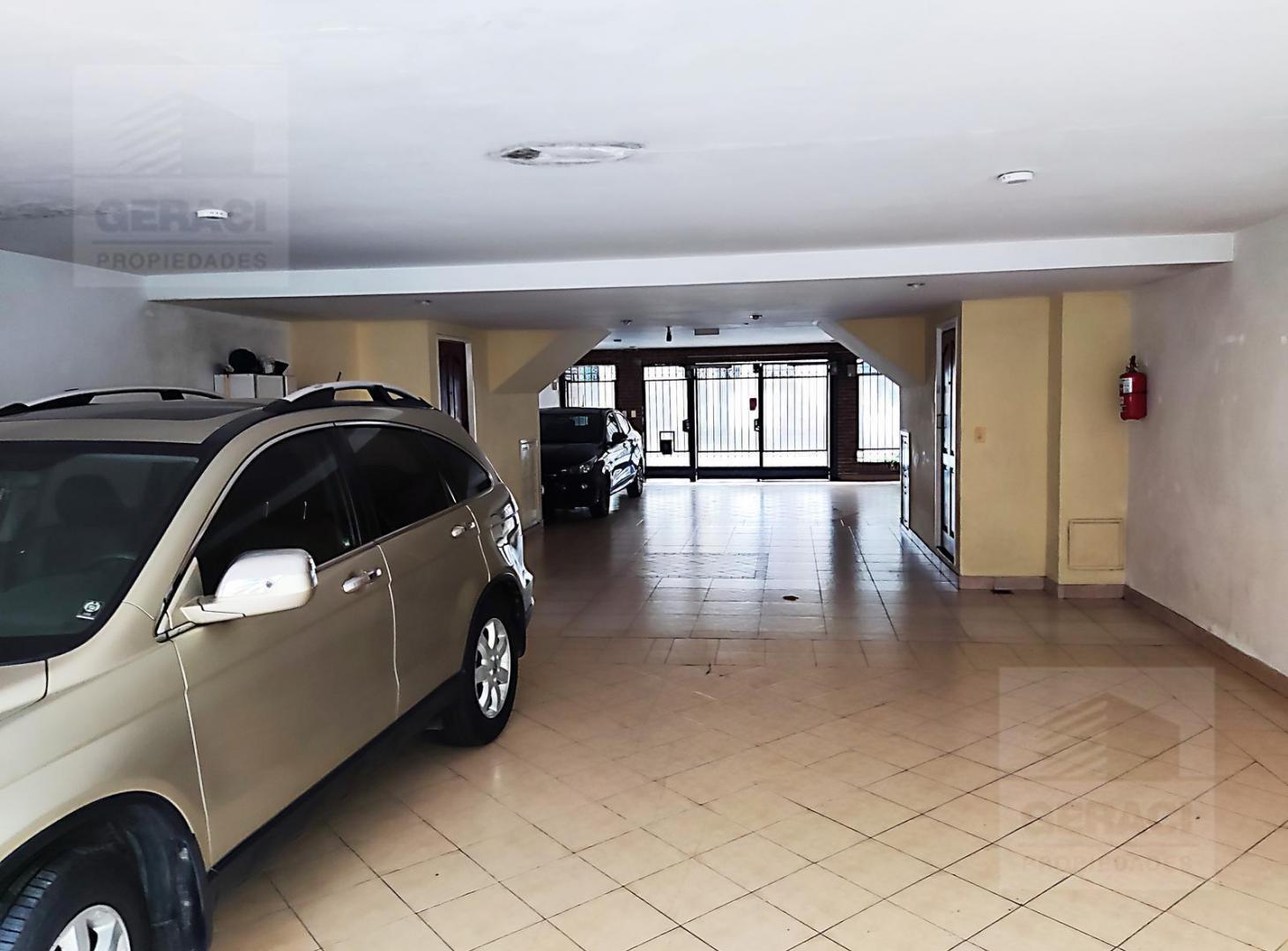 Foto de Excelente PH con cochera en triplex en Almagro, imagen 2