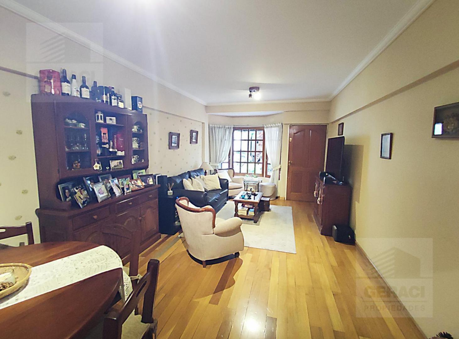 Foto de Excelente PH con cochera en triplex en Almagro, imagen 1