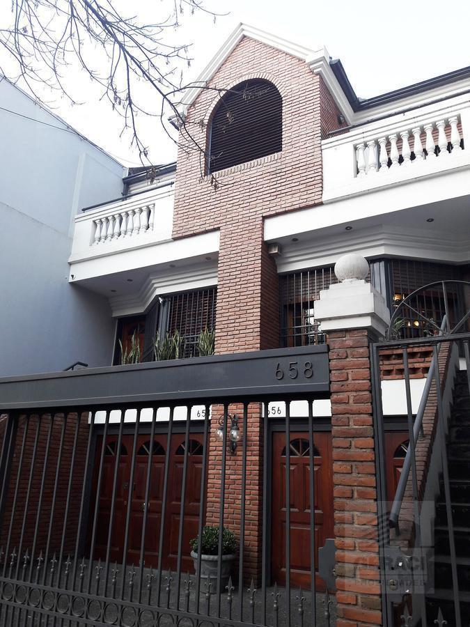 Foto de Triplex de 4 amb con dependencia con parque y 2 cocheras - Caballito, imagen 1