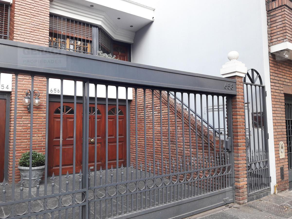 Foto de Triplex de 4 amb con dependencia con parque y 2 cocheras - Caballito, imagen 5