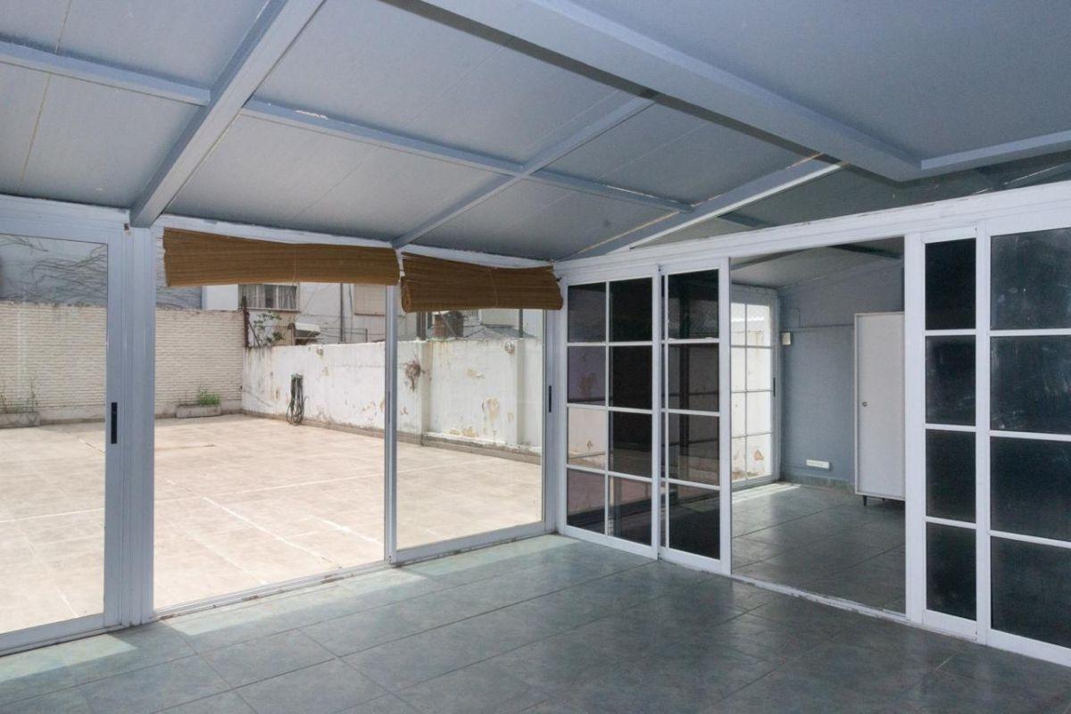 Foto de DIVINO DEPARTAMENTO CON PATIO TERRAZA PROPIA Y COCHERA. 320 M . U$S, imagen 5