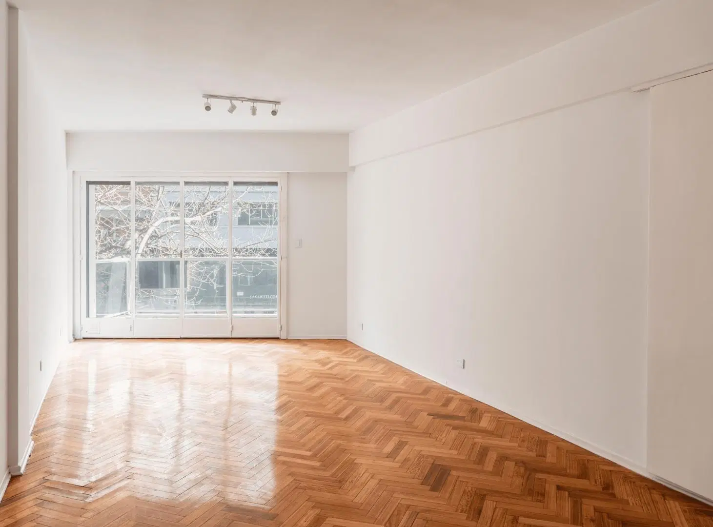Semipiso 4 Ambientes a Nuevo! Al Frente con Balcón Corrido, Apto Crédito. Parque Centenario 2