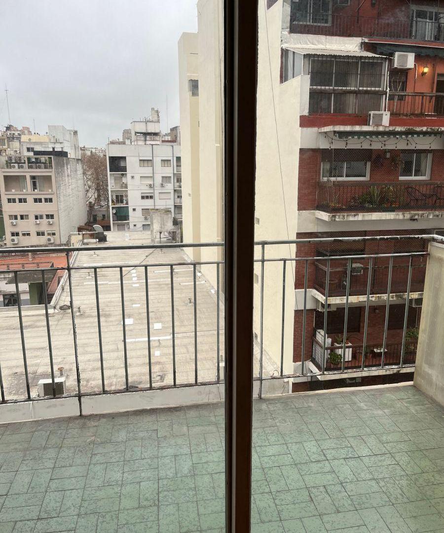 Foto de ALQUILER 3 AMBIENTES AL FRENTE CON BALCON EXCELENTE UBICACIÓN!!!, imagen 2