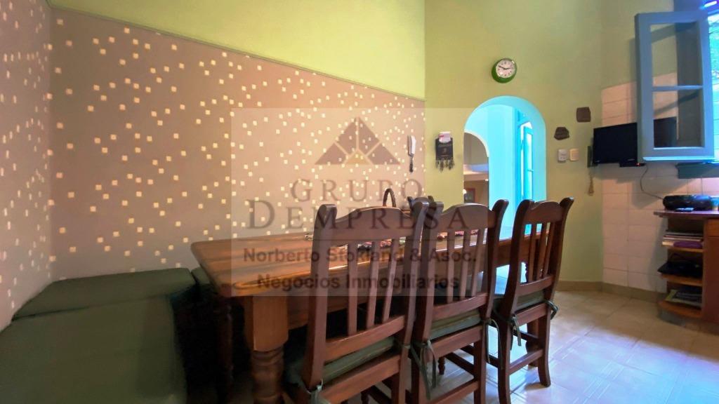 Boedo. Venta. Impecable Casa 242 m² Cubiertos + Terraza 100 m². 5 Dorm + Patio 3