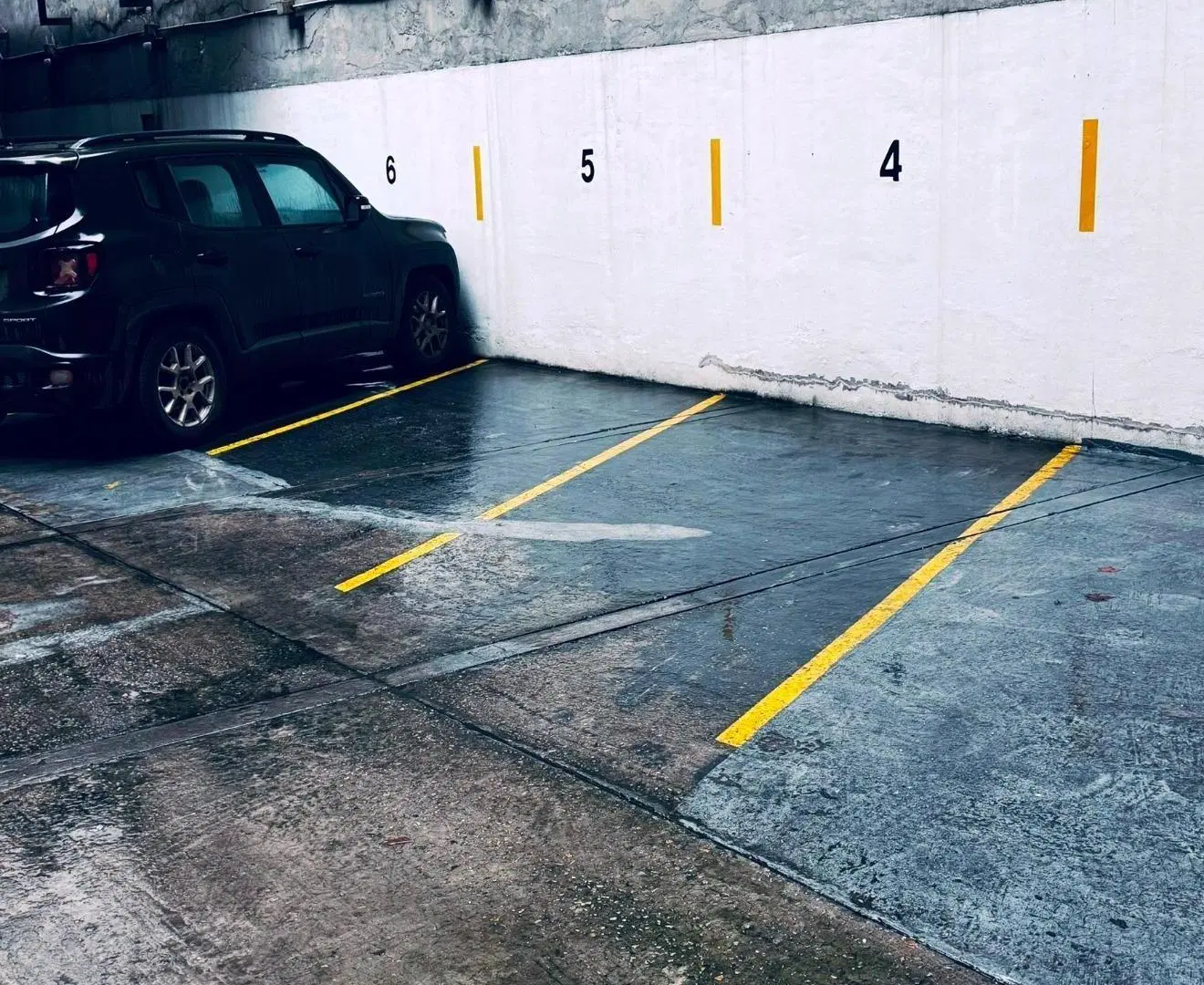PALERMO. OPORTUNIDAD!!!. COCHERA  DESCUBIERTA. PLANTA BAJA EN EDIFICIO DE DEPARTAMENTOS 5