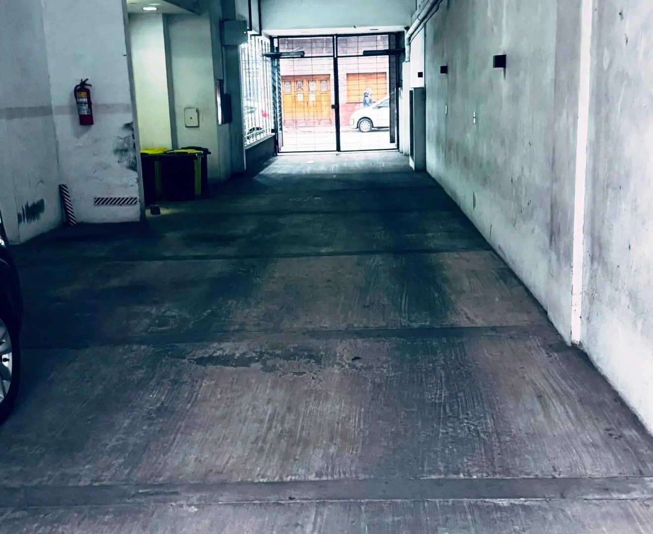 PALERMO. OPORTUNIDAD!!!. COCHERA  DESCUBIERTA. PLANTA BAJA EN EDIFICIO DE DEPARTAMENTOS 2