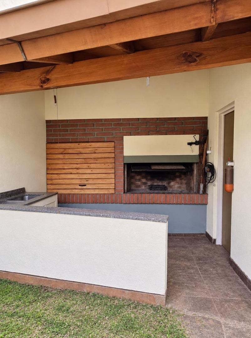 Foto de VENTA | MONTE CASTRO| CASA DE 4 DORMITORIOS CON JARDÍN, TERRAZAS Y, imagen 3