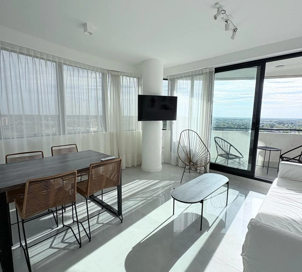 hermoso departamento en alquiler en Complejo Torres Brickell Tigre