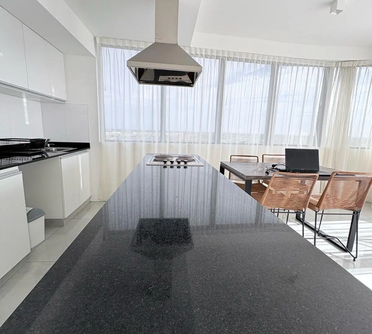 hermoso departamento en alquiler en Complejo Torres Brickell Tigre 4