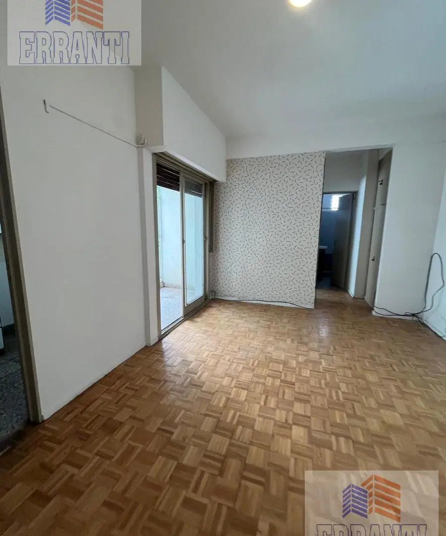venta amplio departamento 2 amb con balcón 4