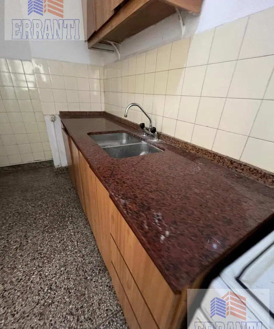 venta amplio departamento 2 amb con balcón 2
