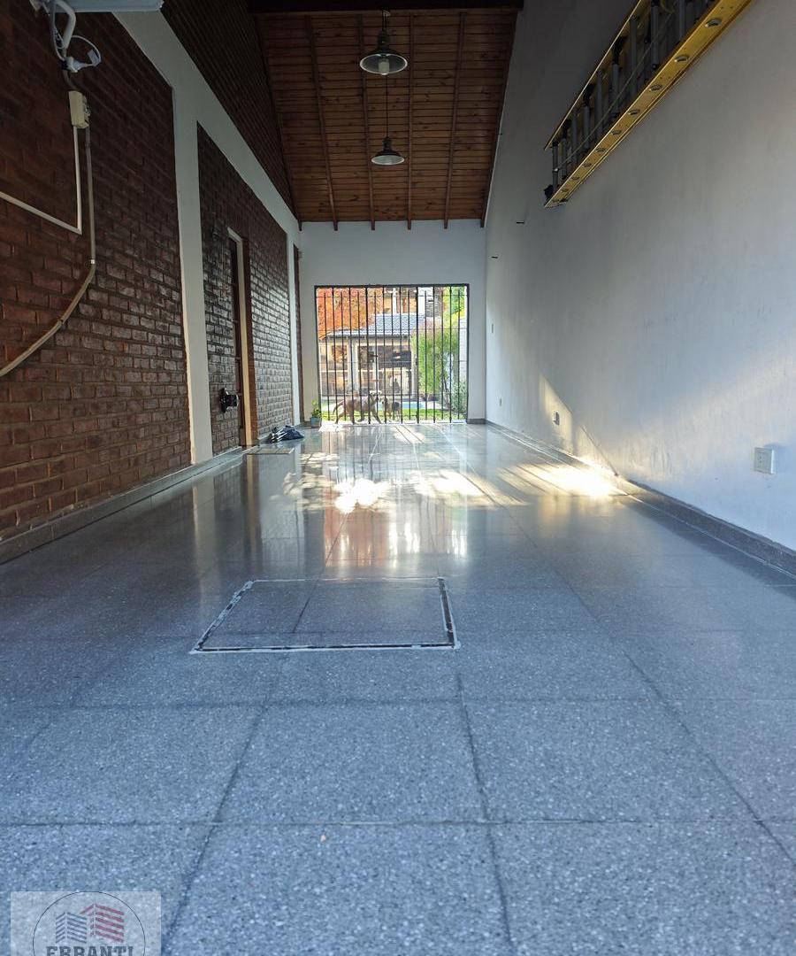 Foto de venta hermoso Chalet en San Antonio de Padua, imagen 2