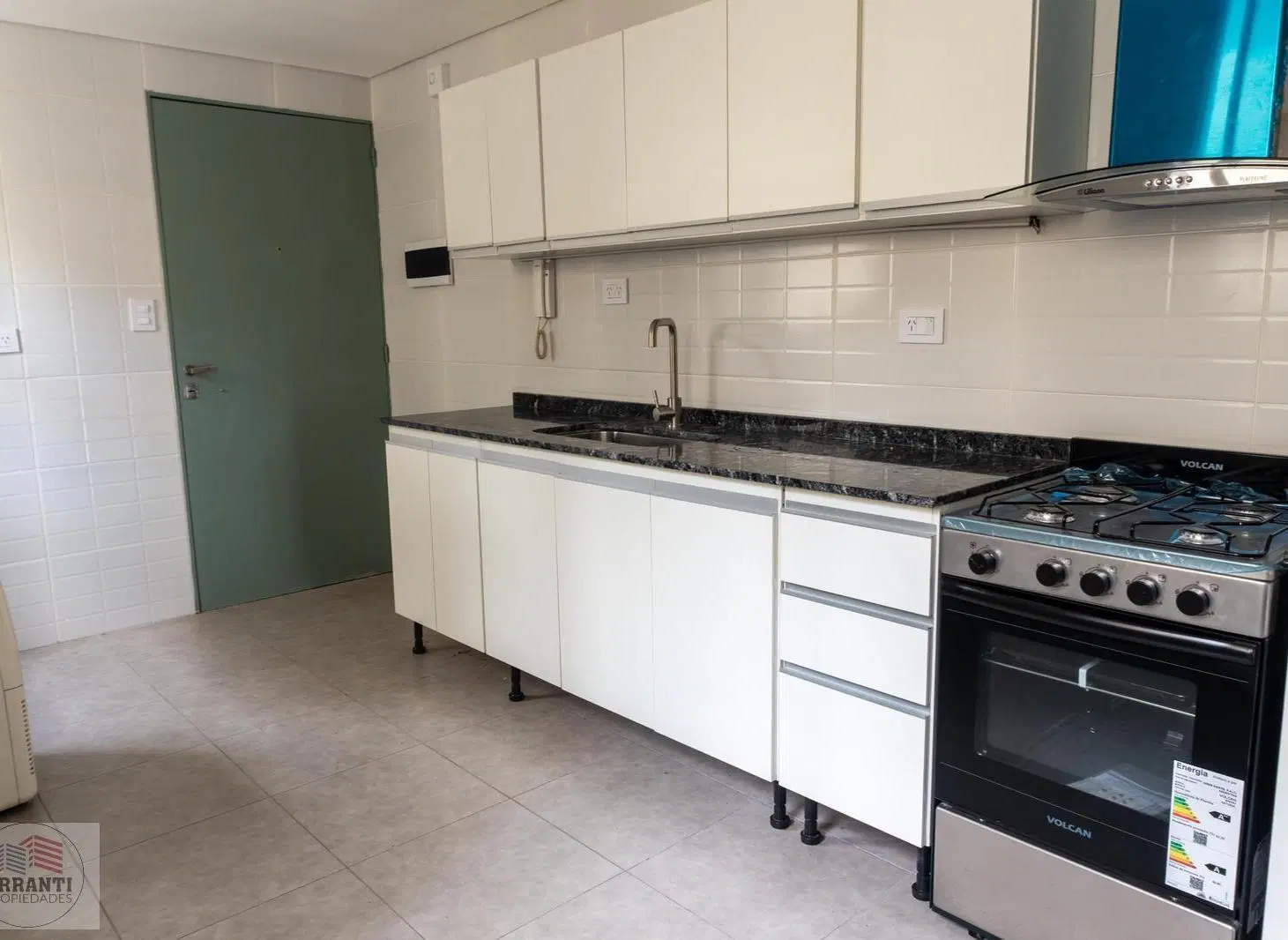 Venta 4 ambientes reciclado a nuevo con cochera y baulera 8