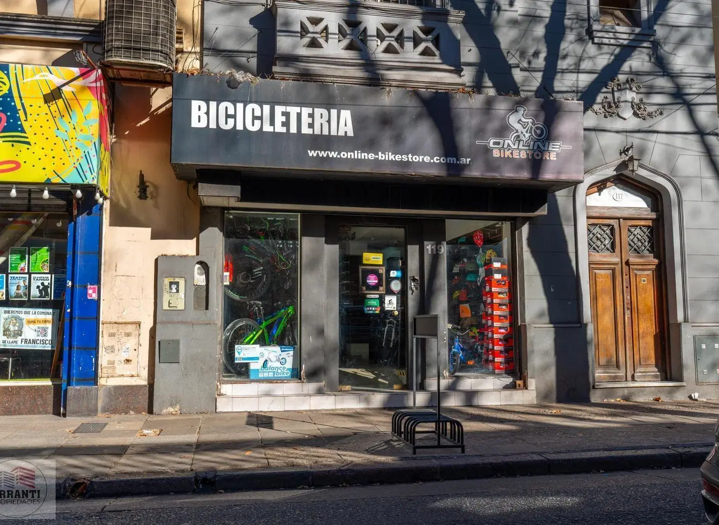 Venta Excelente Local en Flores Centro 3