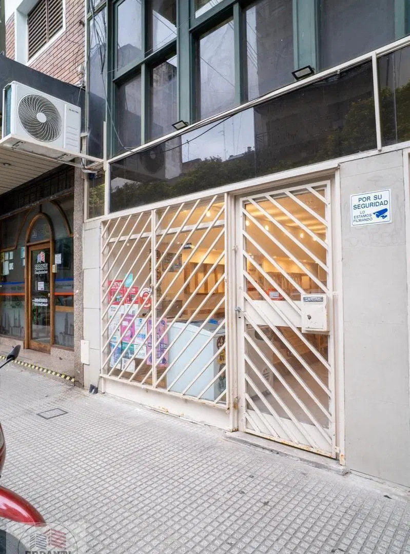 Alquiler Local en Flores 5