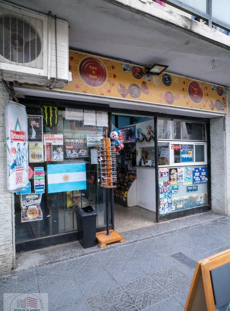 Venta Local en excelente ubicacion de Flores Centro 1
