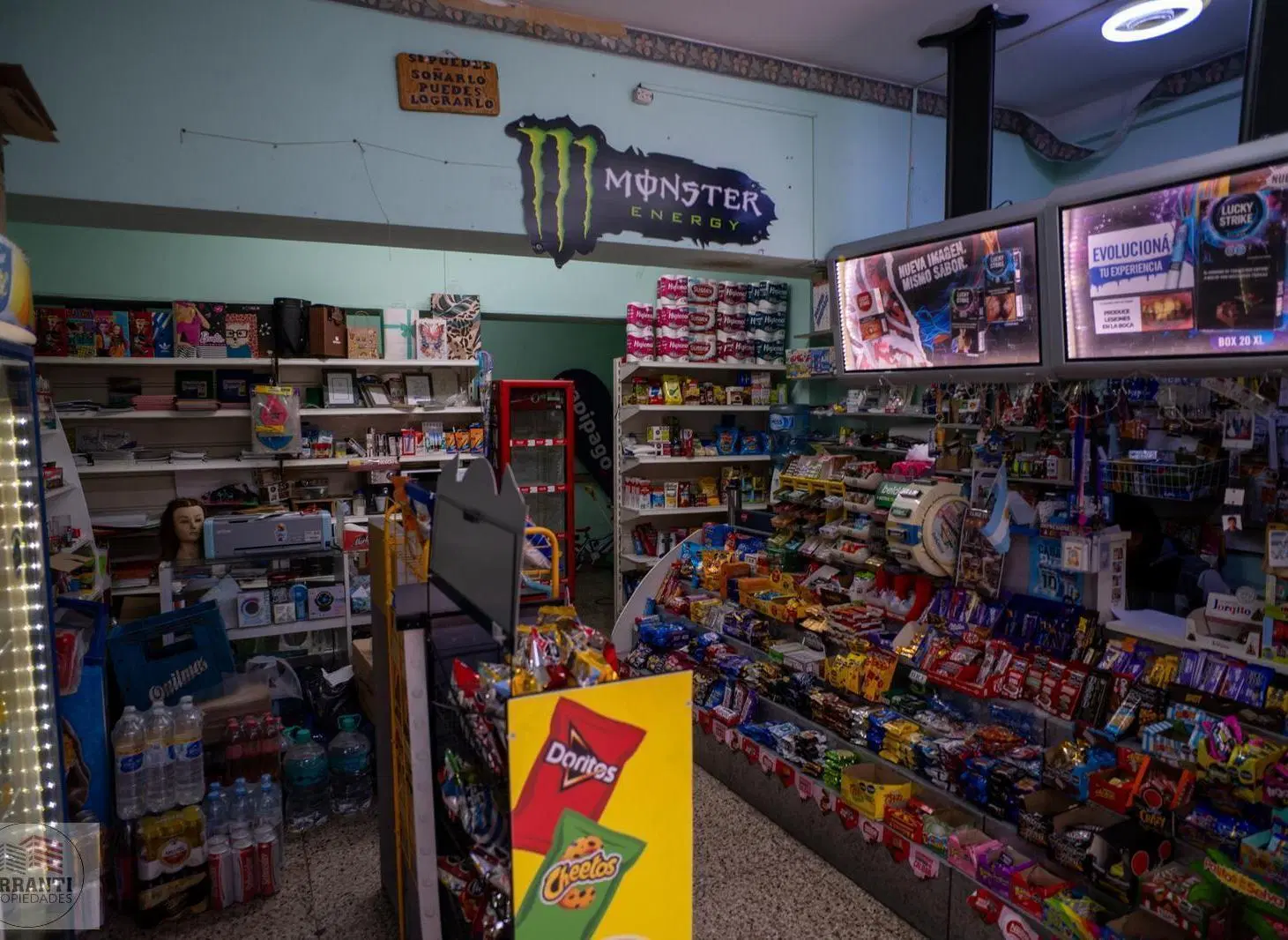 Venta Local en excelente ubicacion de Flores Centro 3