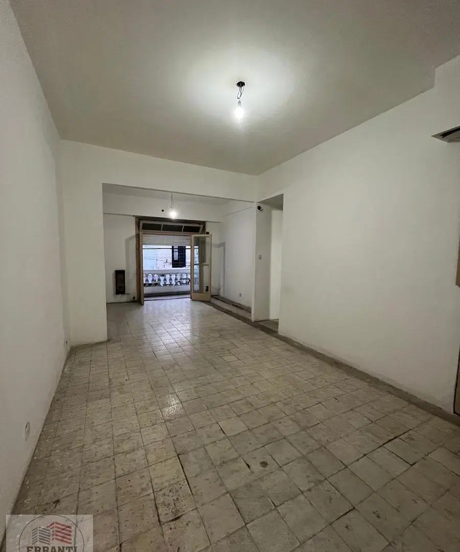 Venta 3 ambientes con dependencia y patio 8