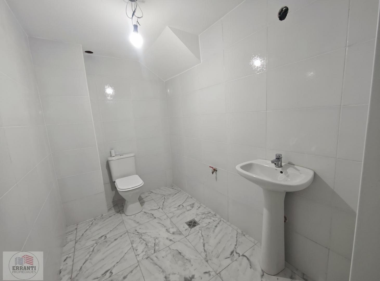 Foto de Alquiler local de 350m2 en Flores Textil, imagen 4