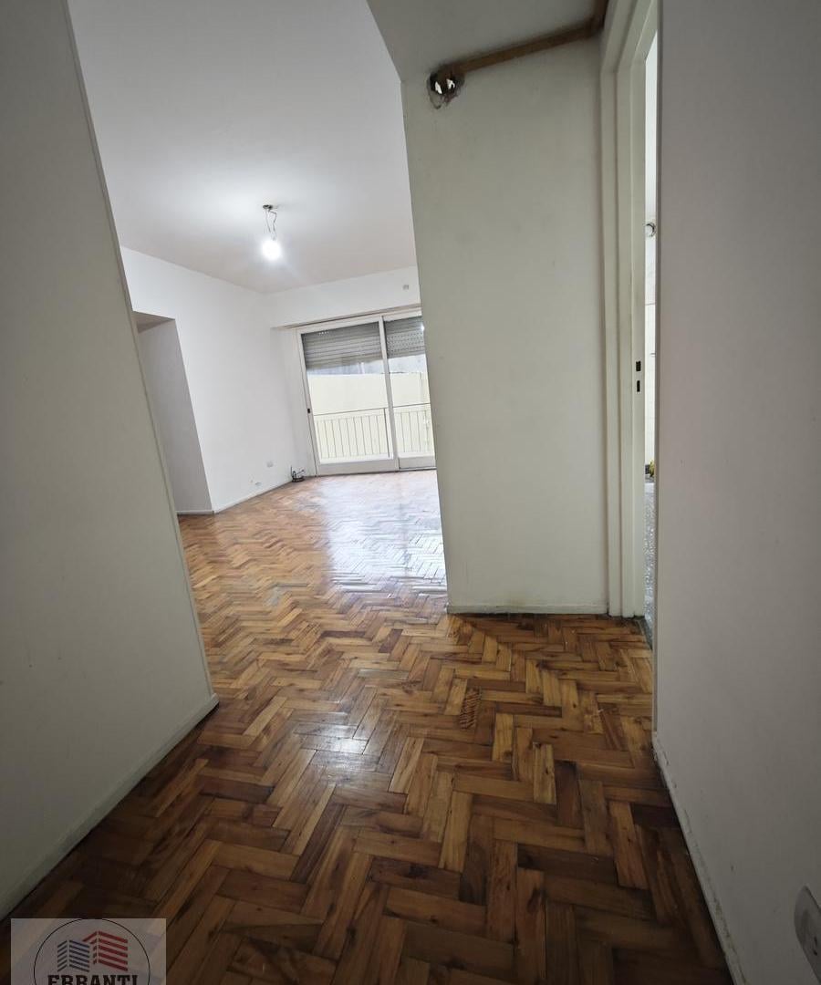 Foto de Venta amplio 2 ambientes en Balvanera, imagen 2