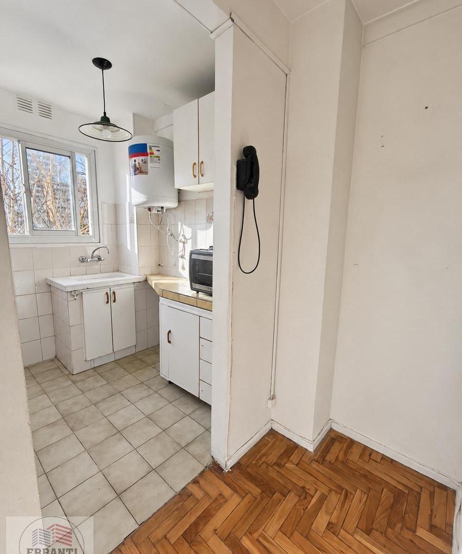Foto de Monoambiente en alquiler en Caballito – Luminoso, cocina independiente, imagen 5
