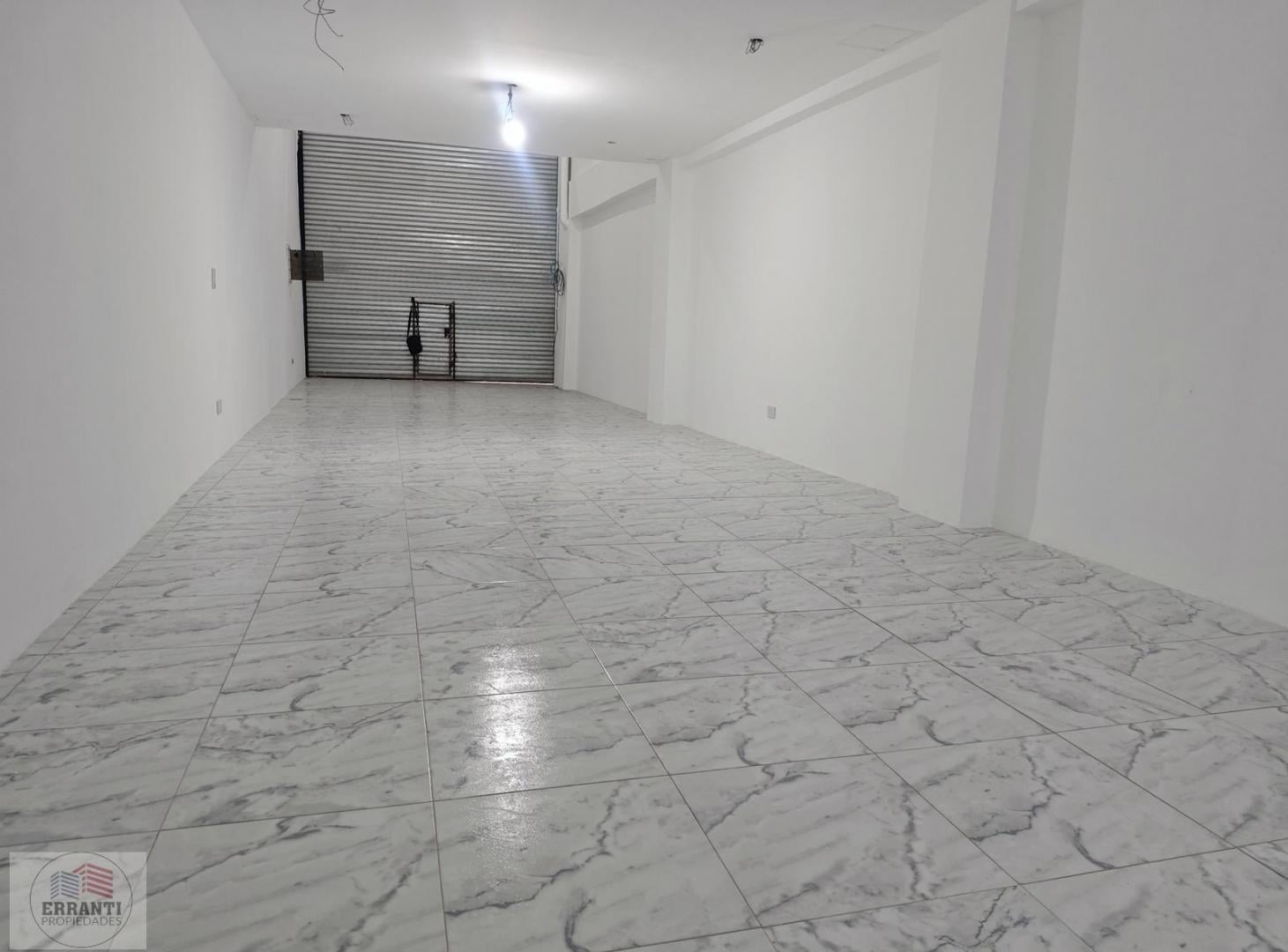 Foto de Alquiler local de 350m2 en Flores Textil, imagen 1