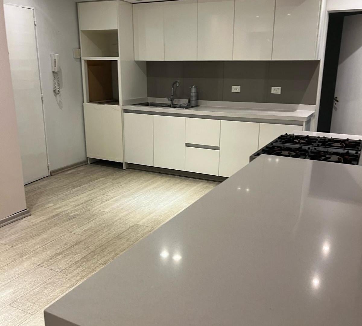 Foto de venta 4 ambientes con dependencia cochera y baulera, imagen 4