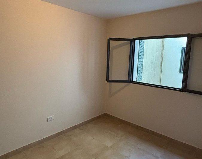 Se alquila departamento de 2 dormitorios entre Bv. 5