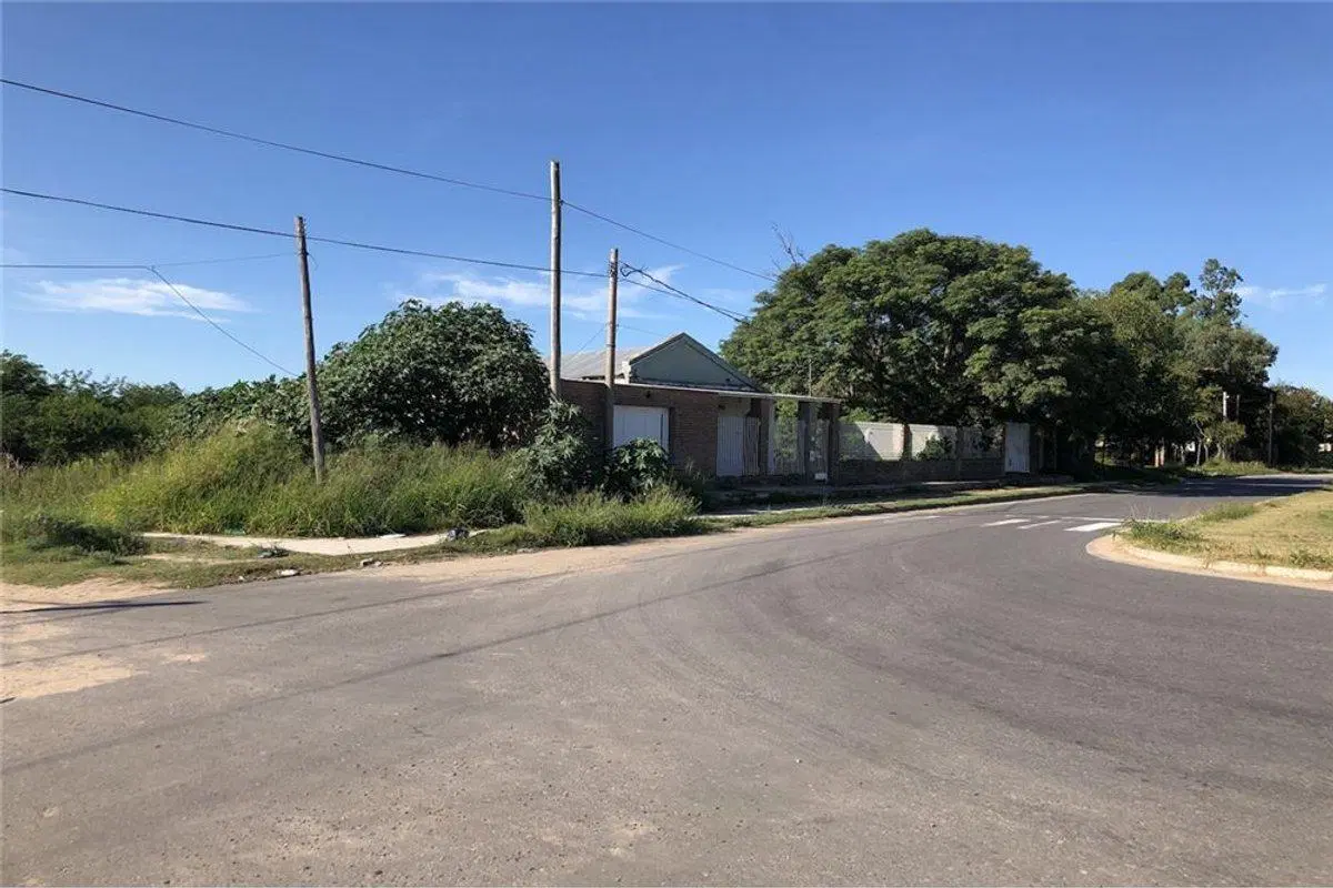 VENDE TERRENO 8 HAS. SOBRE RUTA 1 - Km 0,5 5