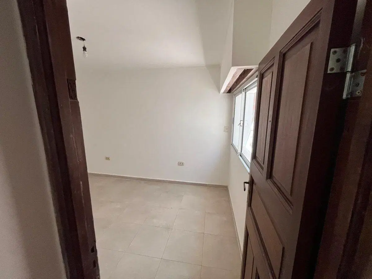 REMAX VENDE EXCELENTE CASA 5