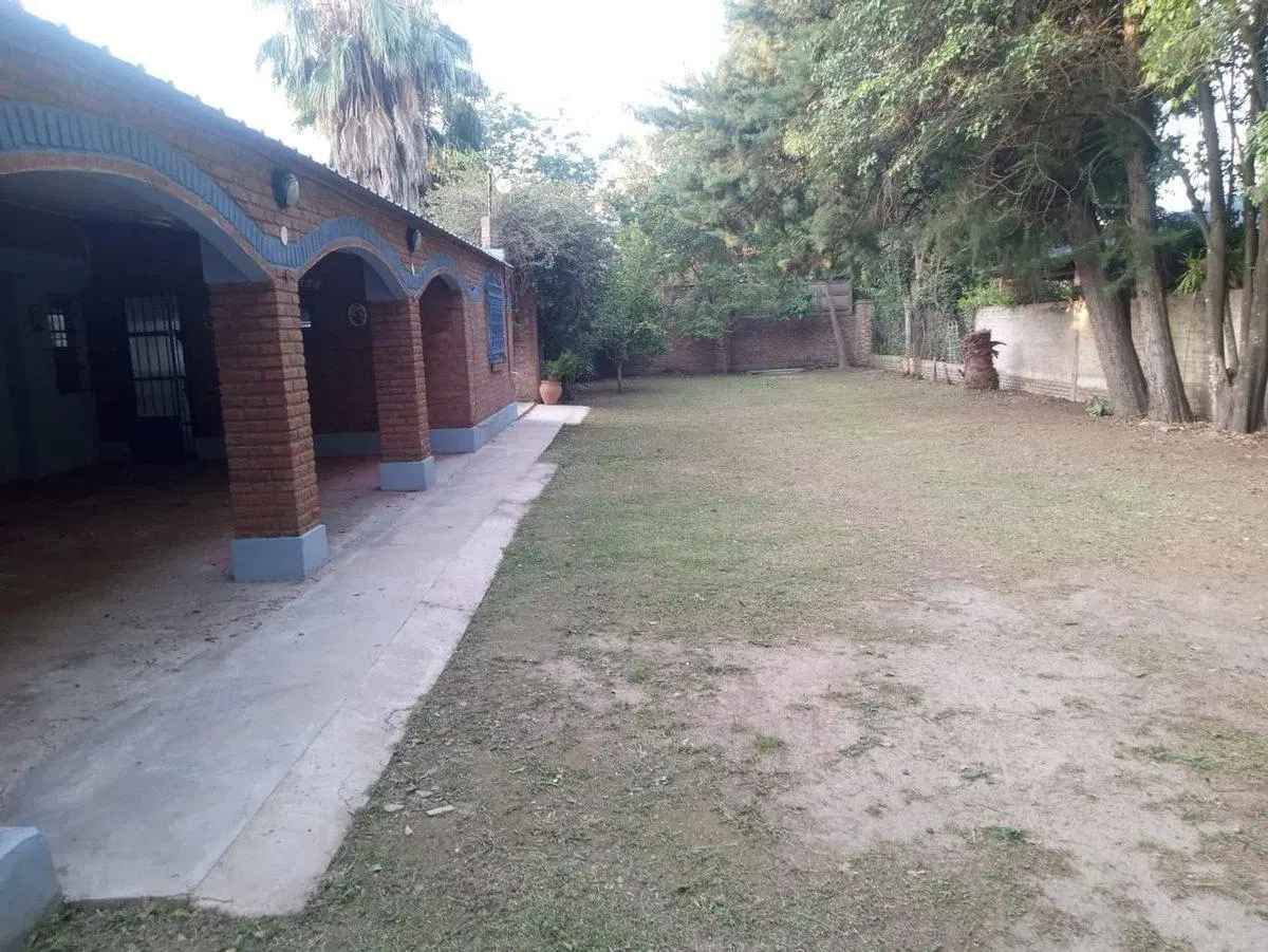 CASA QUINTA CON CANCHA DE TENIS EN SAUCE 5