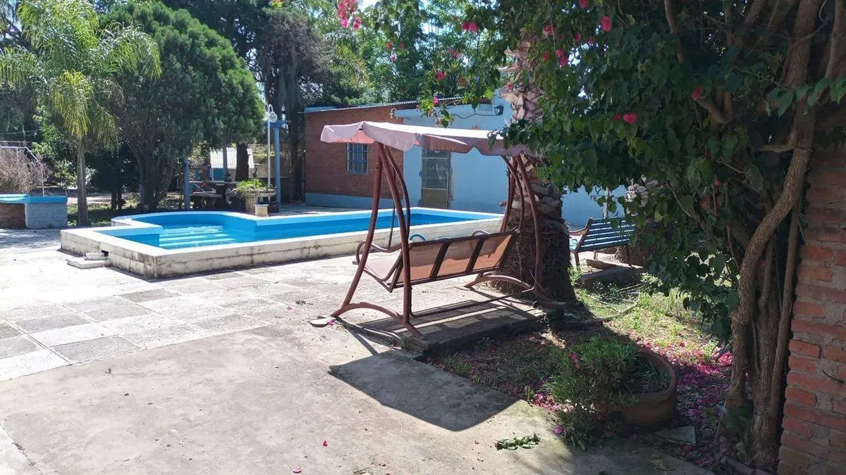 CASA QUINTA CON CANCHA DE TENIS EN SAUCE 3