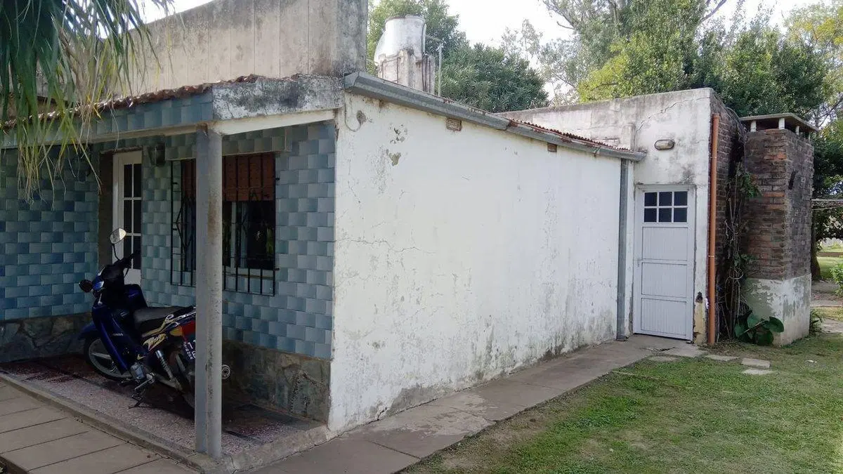 CASA 6 AMBIENTES EN VENTA EN RECREO CON TERRENO 2