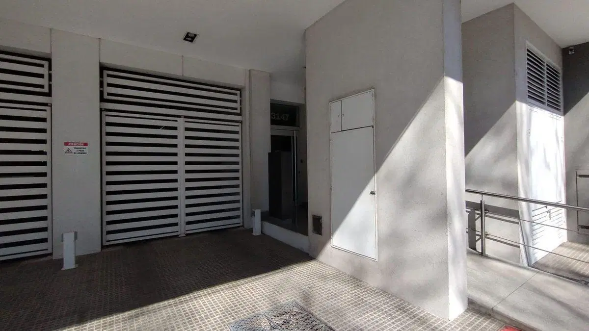 Venta cochera cubierta Uruguay 3100,  Barrio Sur 3