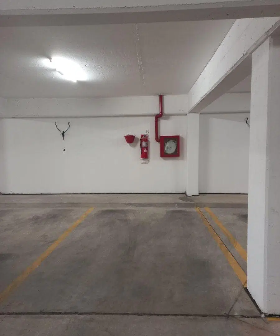 Venta cochera cubierta Uruguay 3100,  Barrio Sur 4